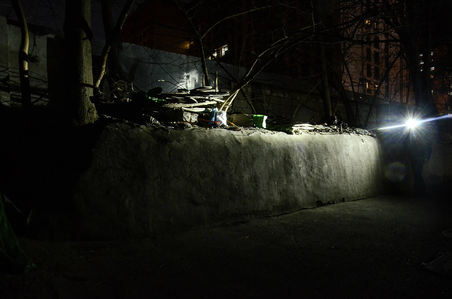 消解夜色里的不安与不便,重新定义实用照明:纳丽德 eStar头灯