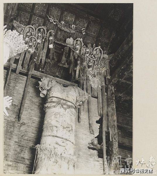 老照片：民国时期的北京大慧寺，佛龛神像活灵活现堪称艺术杰作