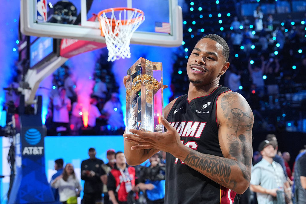 组图：NBA全明星扣篮大赛 热火小将逆袭夺冠_1