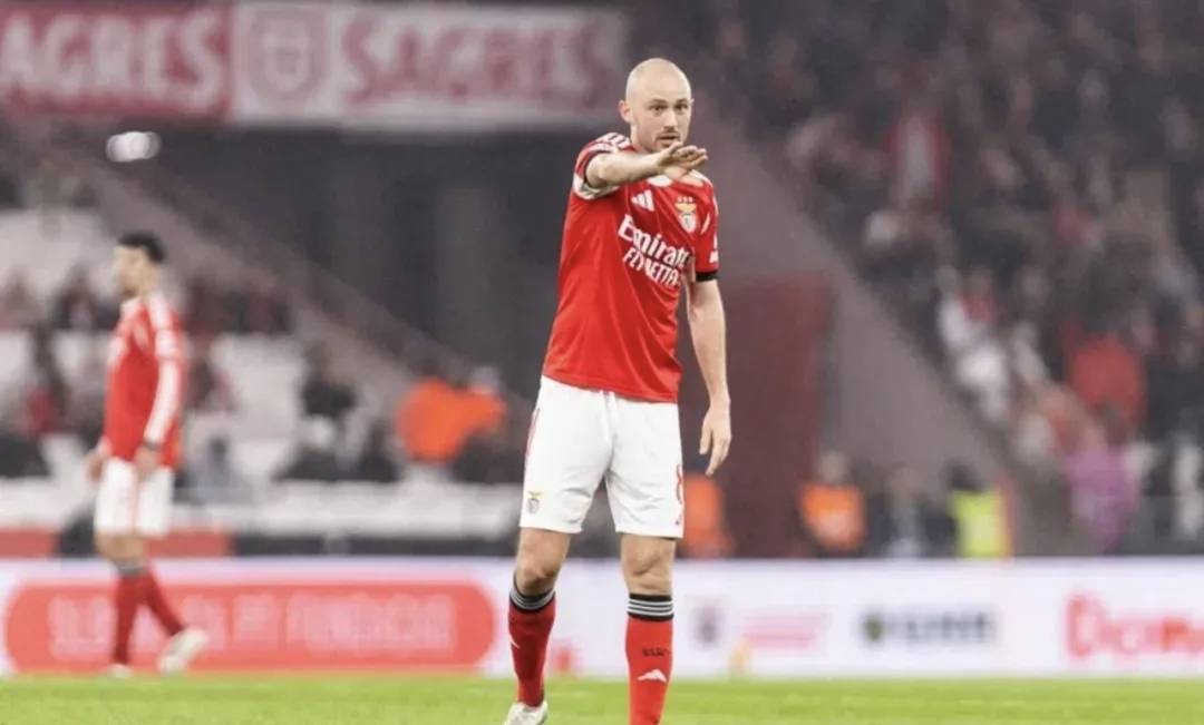 71年尊严保卫战！曼联主场死磕维拉，德转身价揭秘红魔复仇悬念