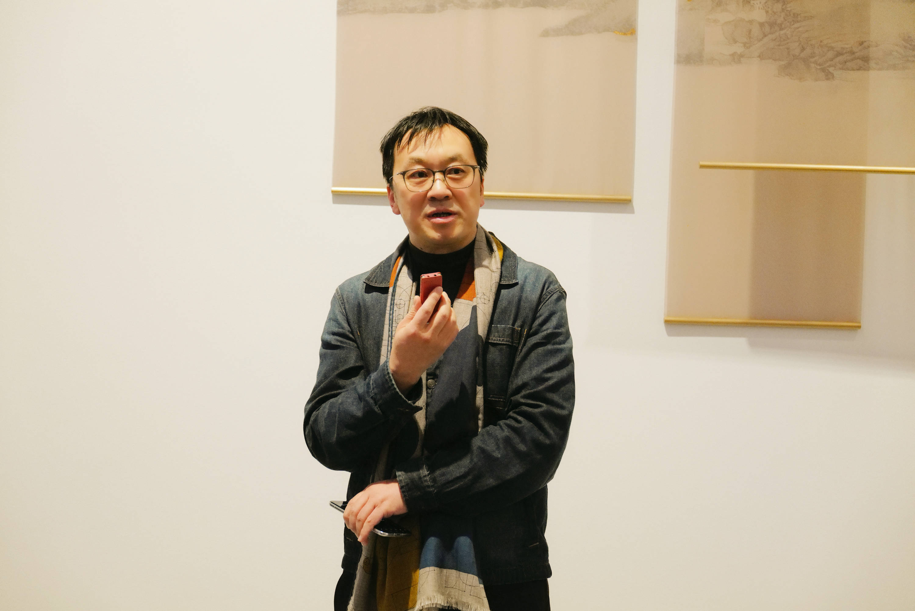 噫吁唏艺术馆陈晓红馆长单人照片.jpg