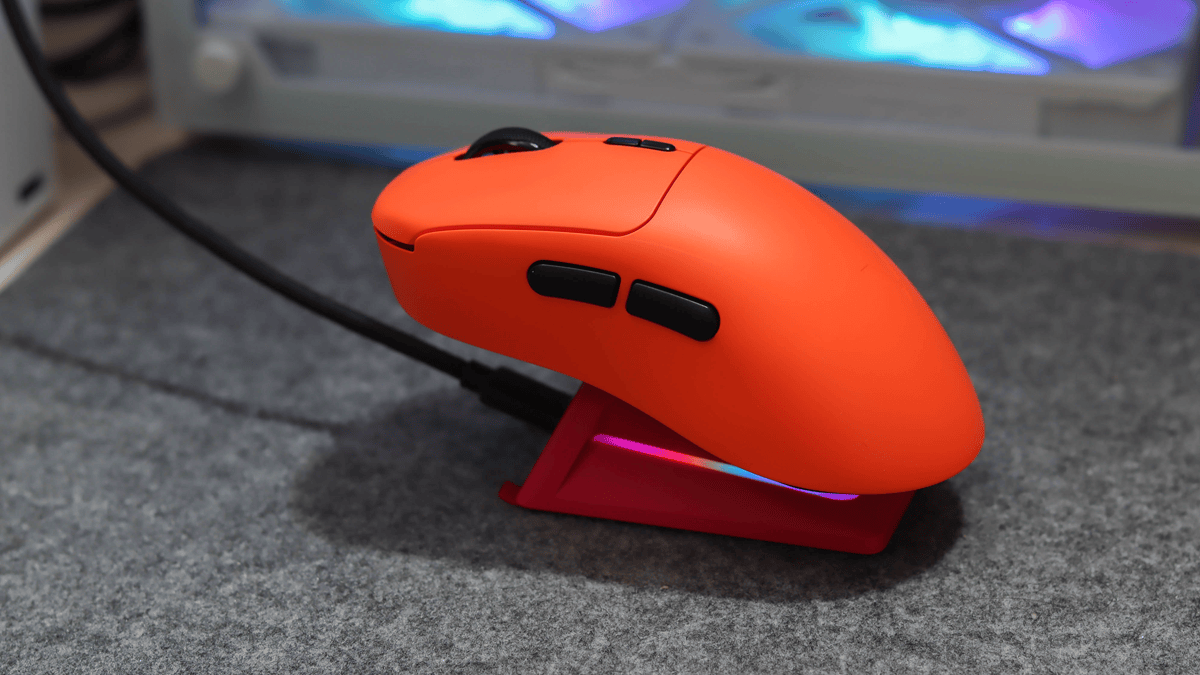 通宵开黑不掉电！VT3二代焰影橙双8K版+触点充续航实测