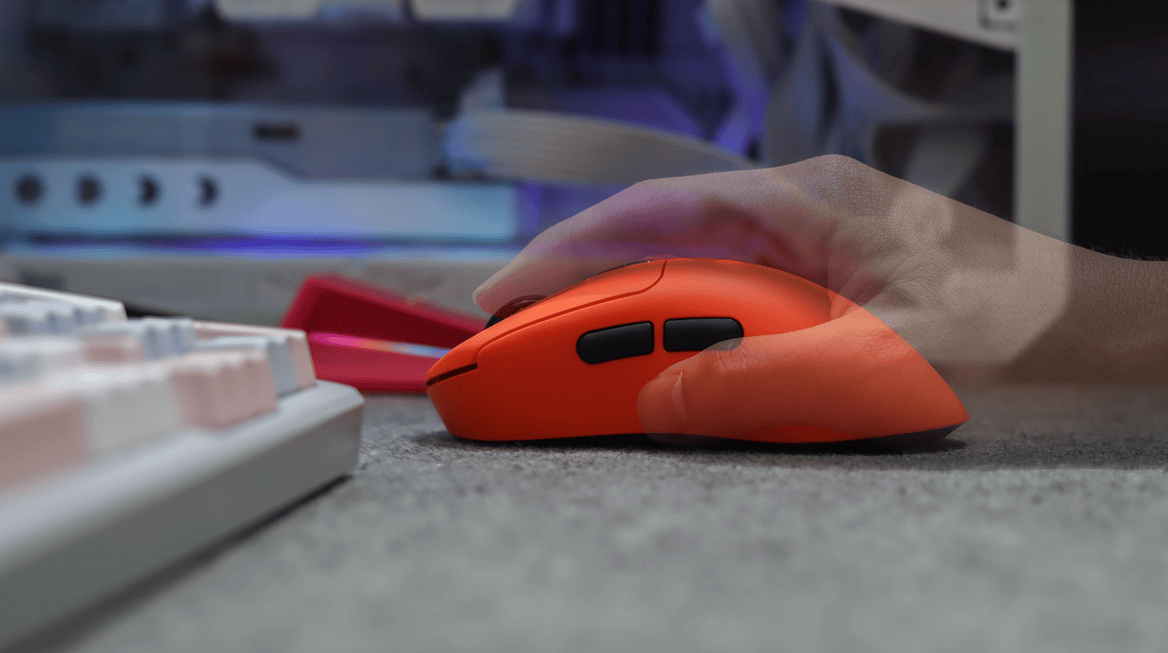 通宵开黑不掉电！VT3二代焰影橙双8K版+触点充续航实测