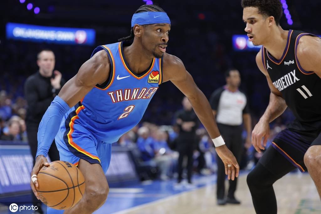 压力山大！SGA手感冰凉18中5三分4中0 罚球15中砍25分