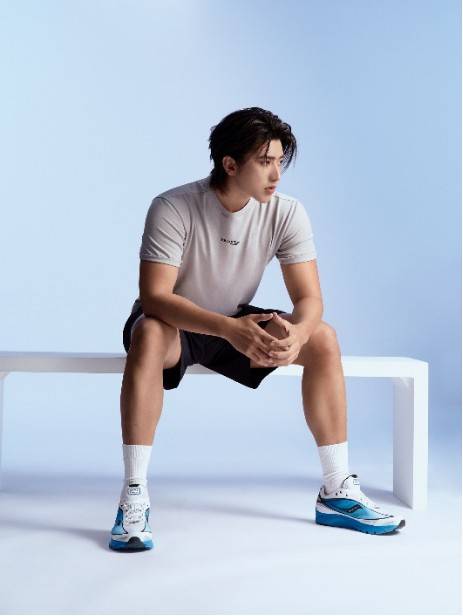 【新闻稿】Saucony索康尼携手品牌代言人蔡徐坤推出 KINVARA 1 系列918.jpg