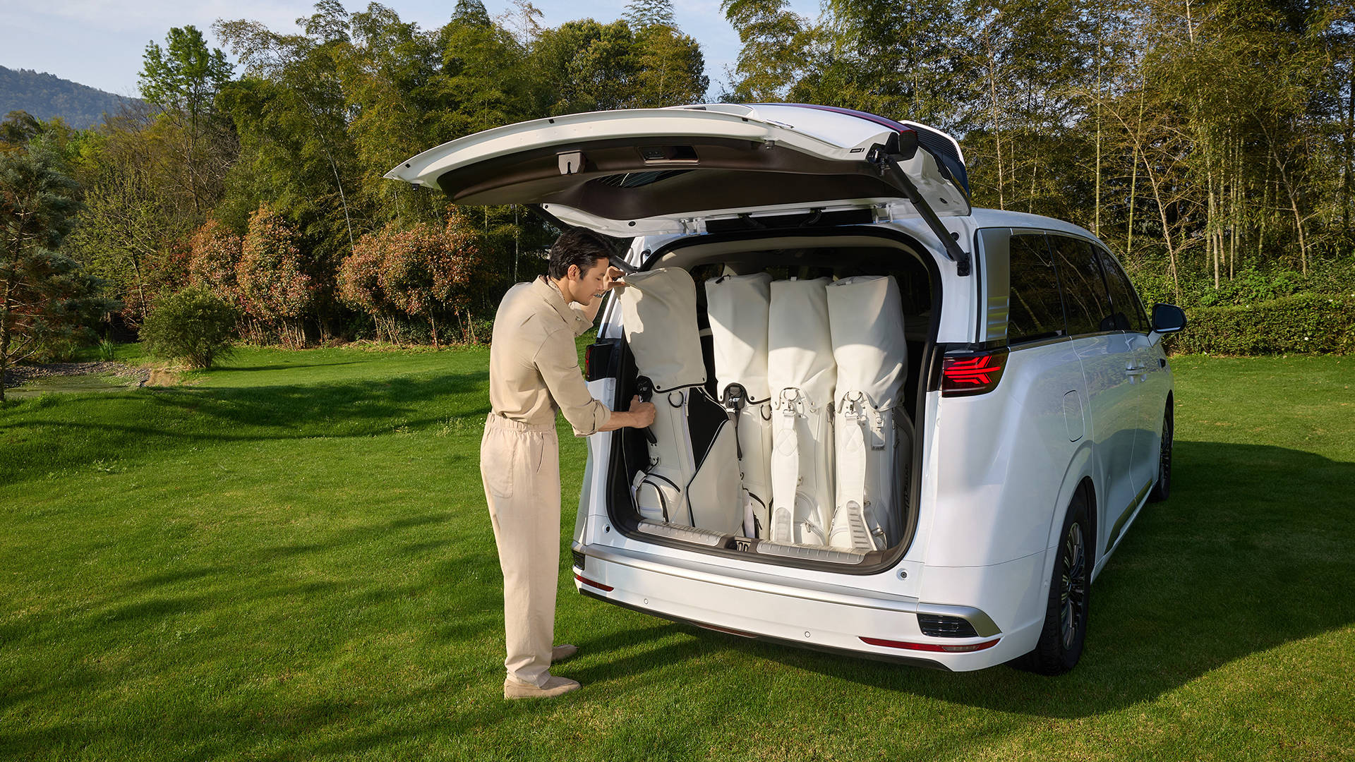 《第二代腾势D9带来九大新迭代，驾乘体验实现越级突破，35.98万元起》