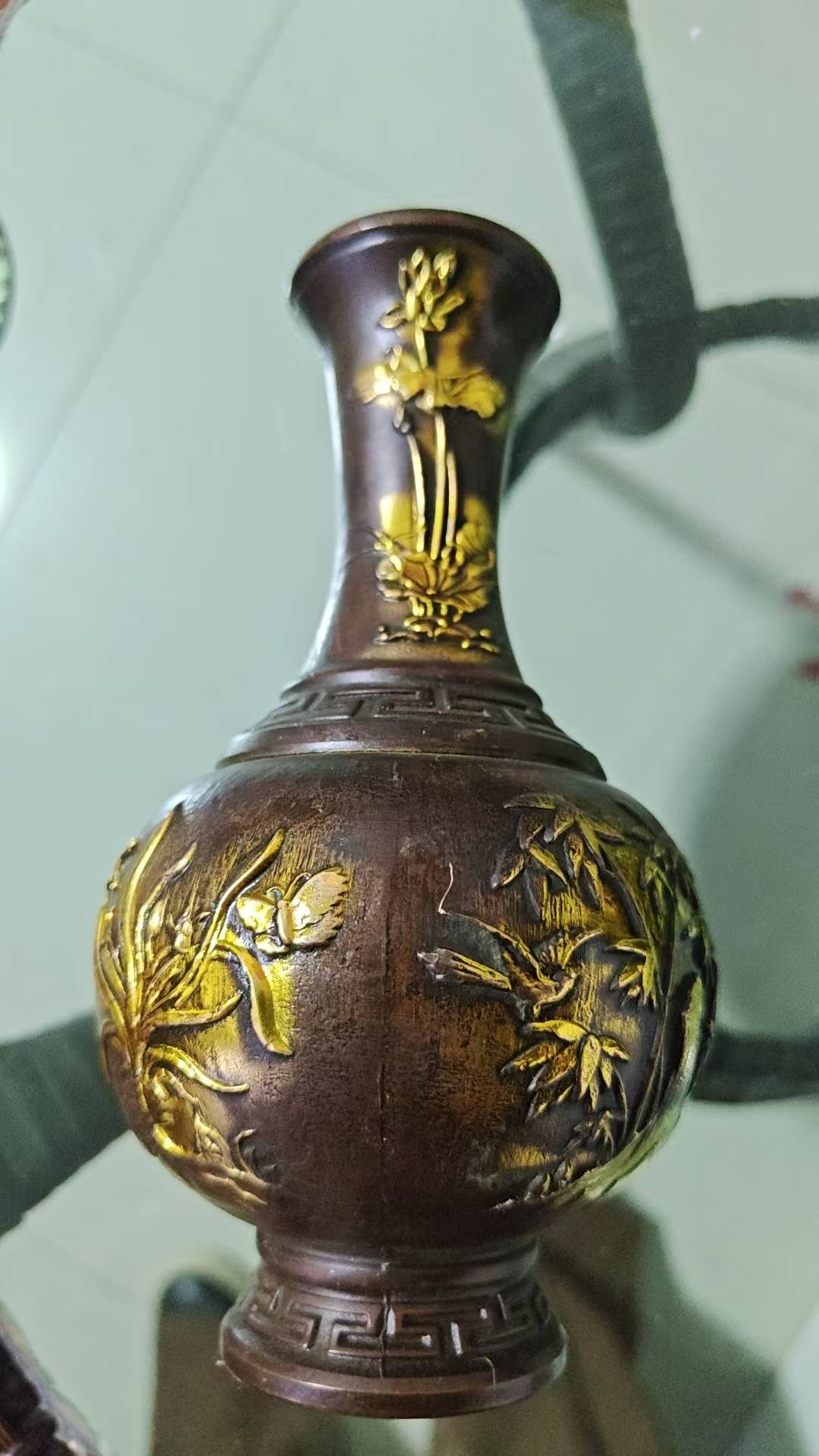 铜鎏金花鸟纹赏瓶鉴赏：一器藏雅韵，花鸟见匠心