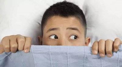 男人一晚上遗精两次正常吗？遗精次数多有危害吗？