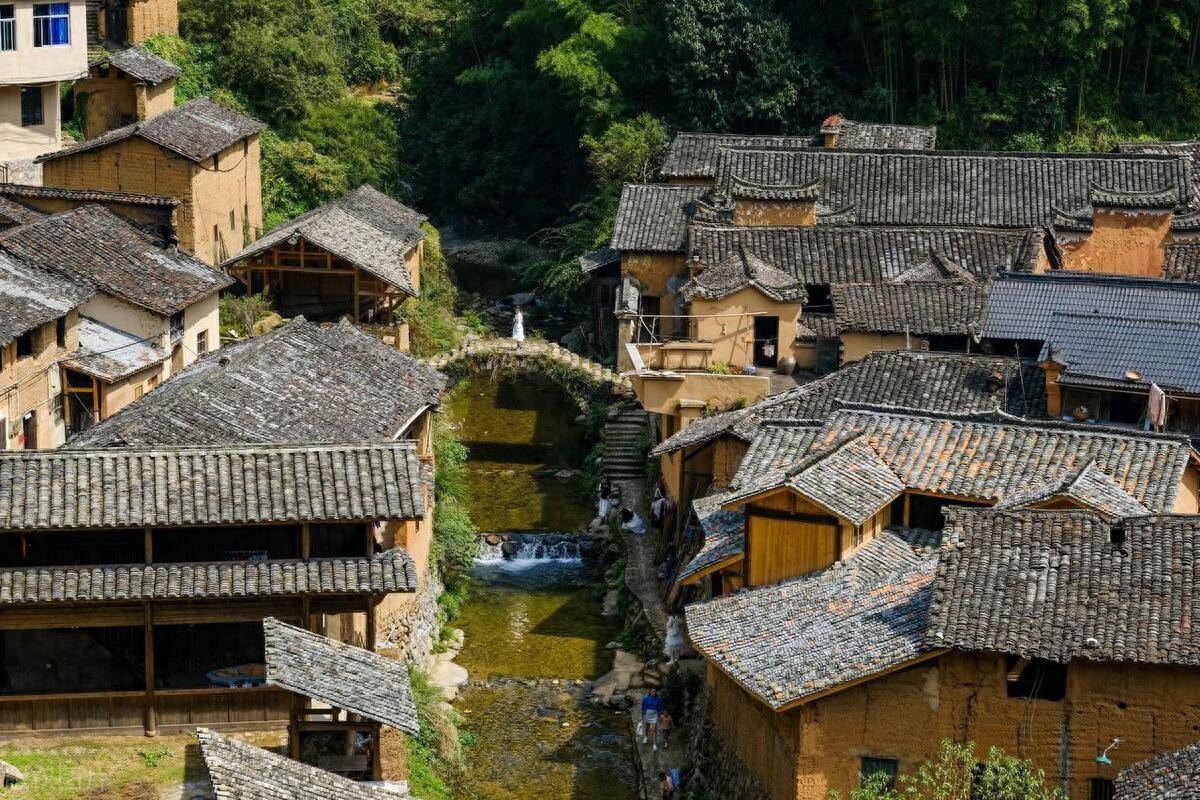 小县城能接住双节的泼天流量吗? 小县城能接住双节的泼天流量吗?