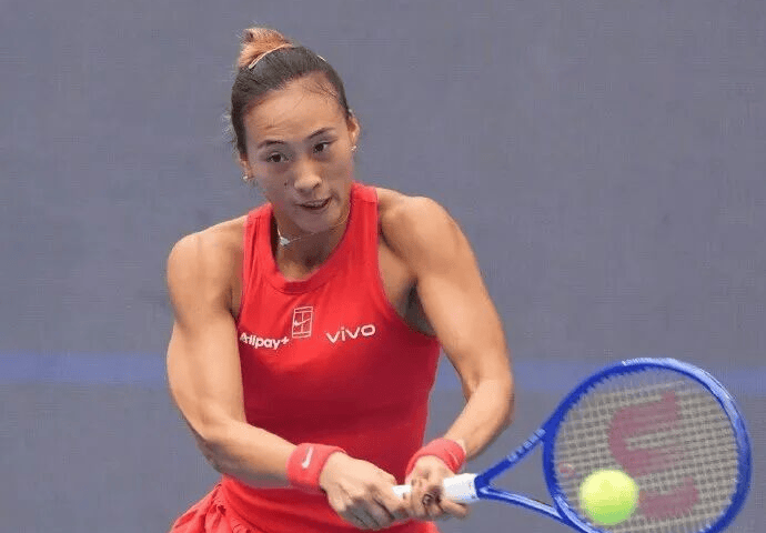 郑钦文中网外卡夺冠！这座 WTA 千分冠军，到底改变了什么