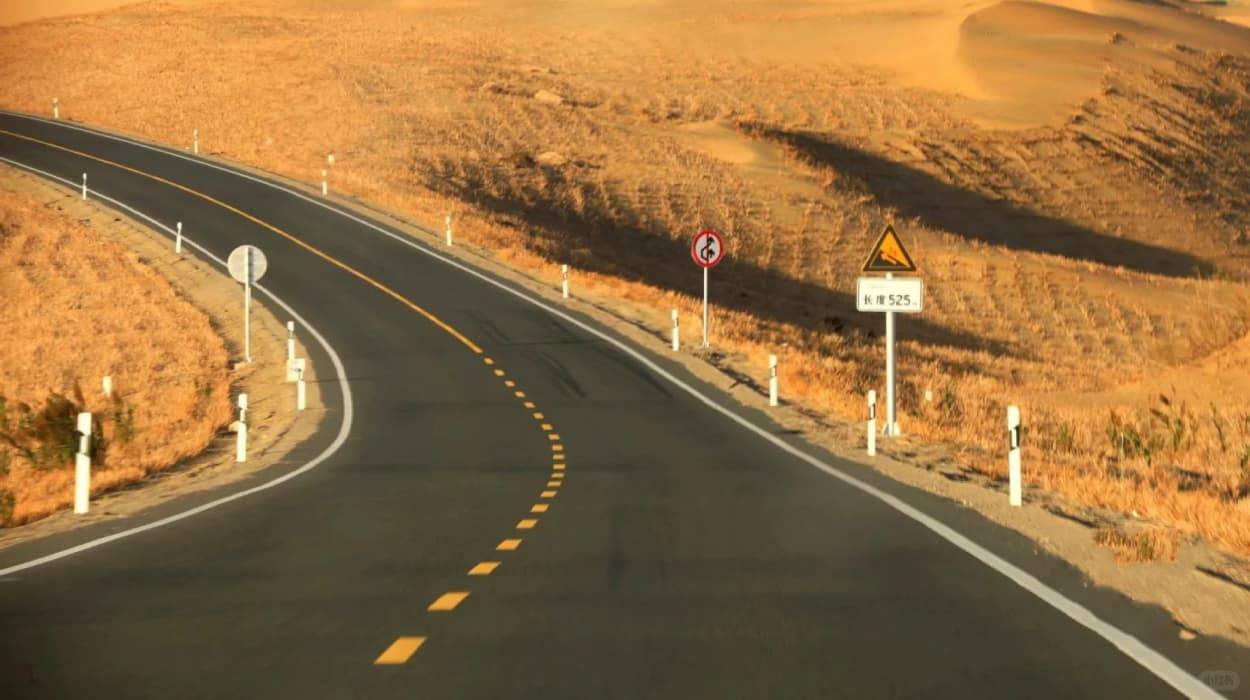 📍新疆｜S21 沙漠公路🏜 穿越无东谈主区🐫🐂_12_Vivi爱旅行_来自小红书网页版.jpg