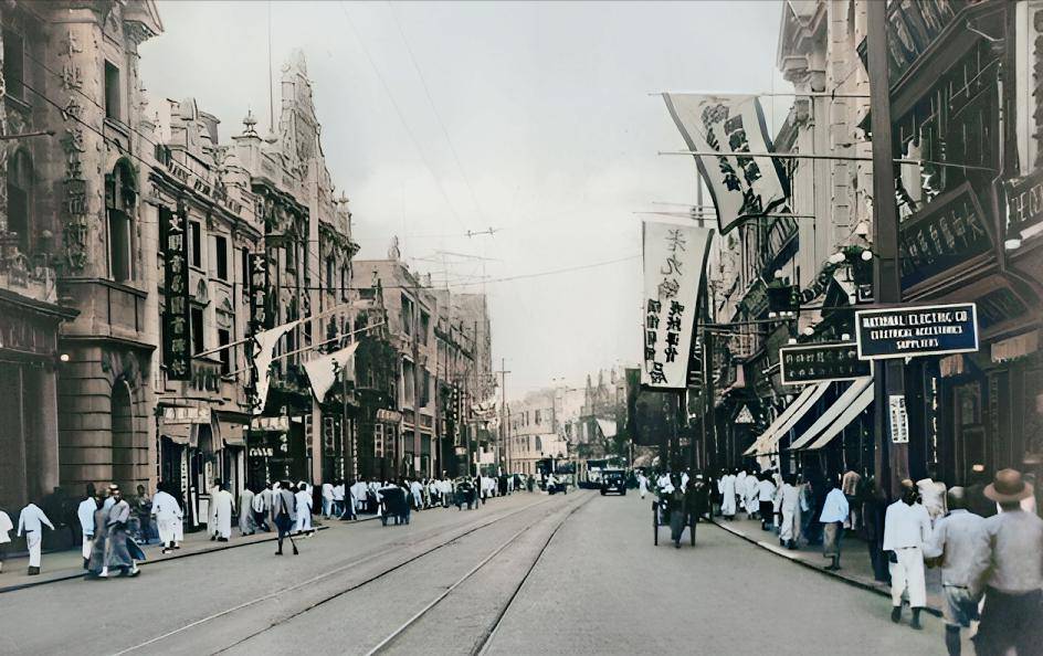 1930年代,外国游客拍摄的上海,当时的上海不愧是亚洲第一大都市!