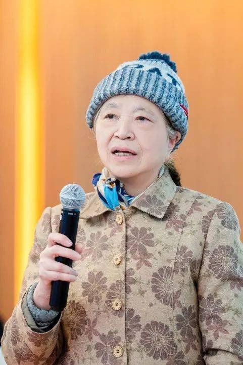 黄敏丽教授,曹斌融教授及张绍芬教授分别进行了精彩点评.