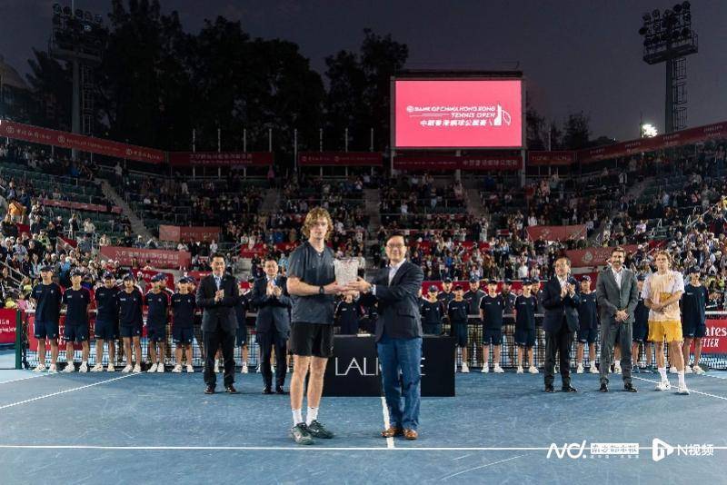 卢布列夫赢得ATP香港赛男单冠军，为备战澳网开了好头