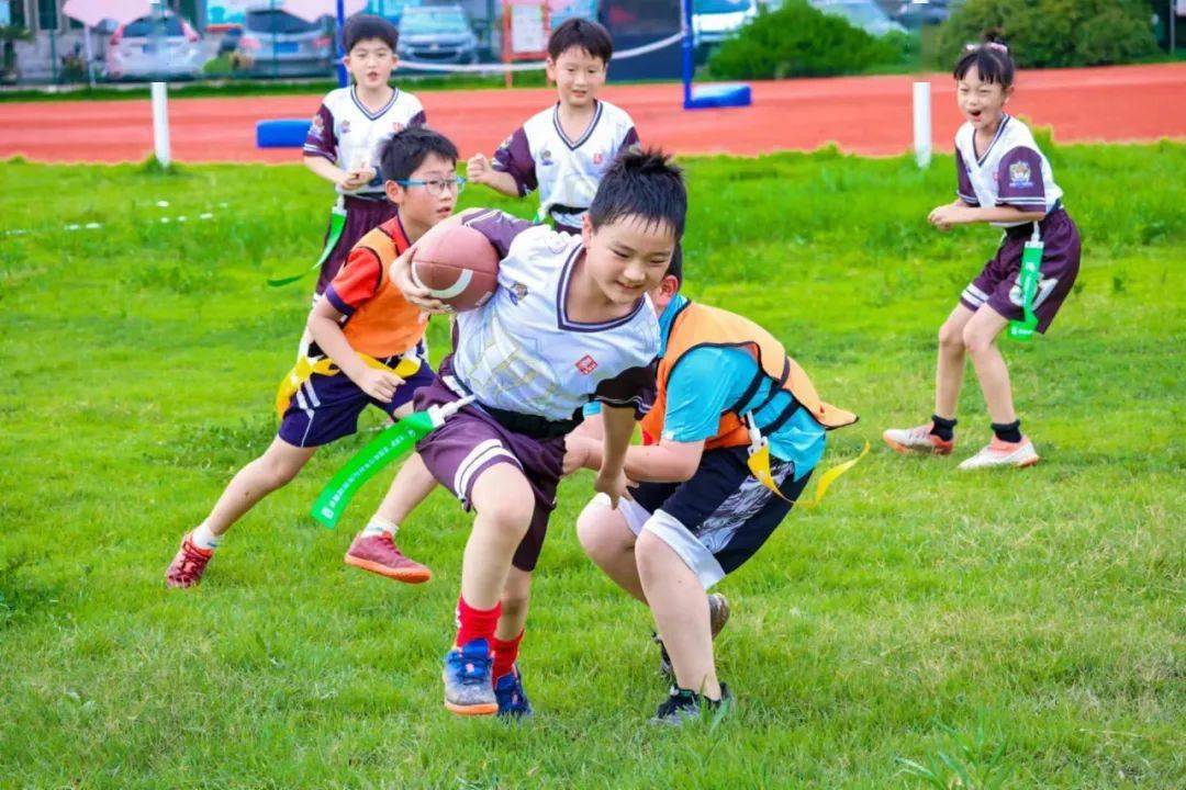 青少年冬季体育锻炼:这四个妙招要知道!_运动_进行_身体