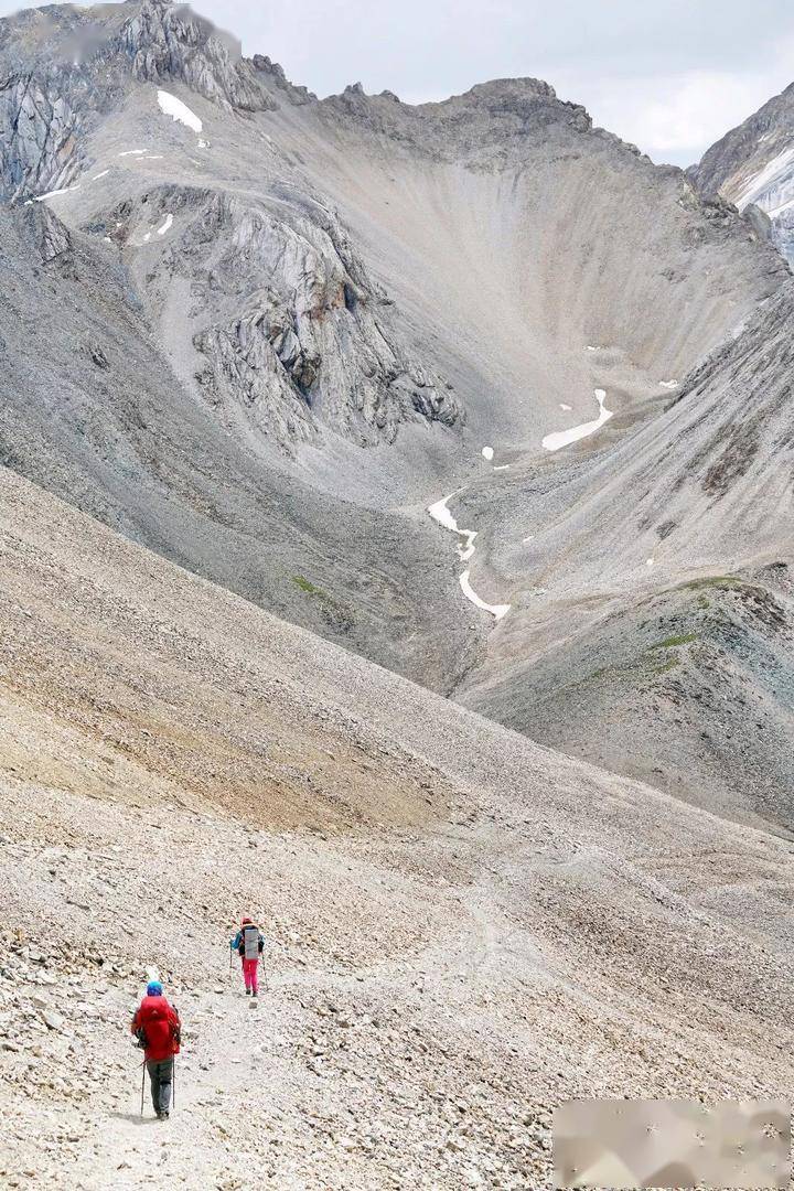 在7546米高峰上,一名女性登山者的月經難題_姚璐_男性_性別