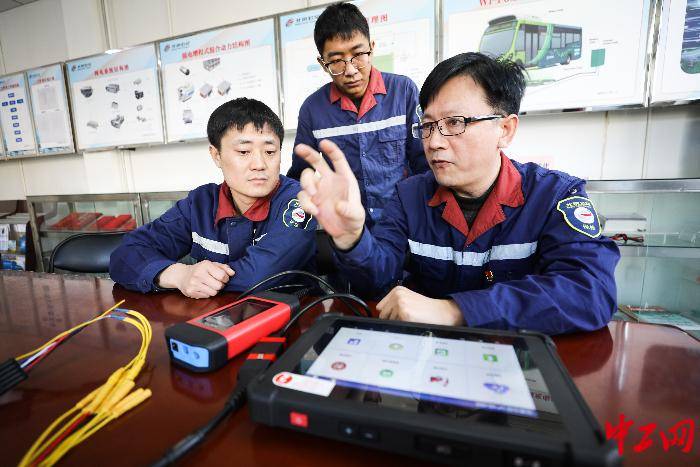 多年的勤奮努力和刻苦鑽研,讓他對can總線技術,電驅動車技術,客車電路