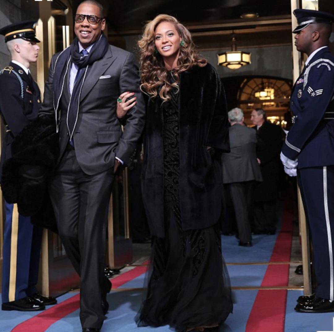 碧昂丝的老公jay-z;演艺圈的名人也不少,比如出演过《纸牌屋》的凯文