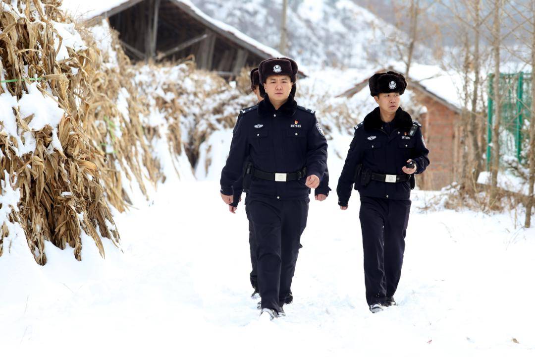 【中国人民警察节】振江边境派出所组织开展"强思想,树新风"警旗宣誓