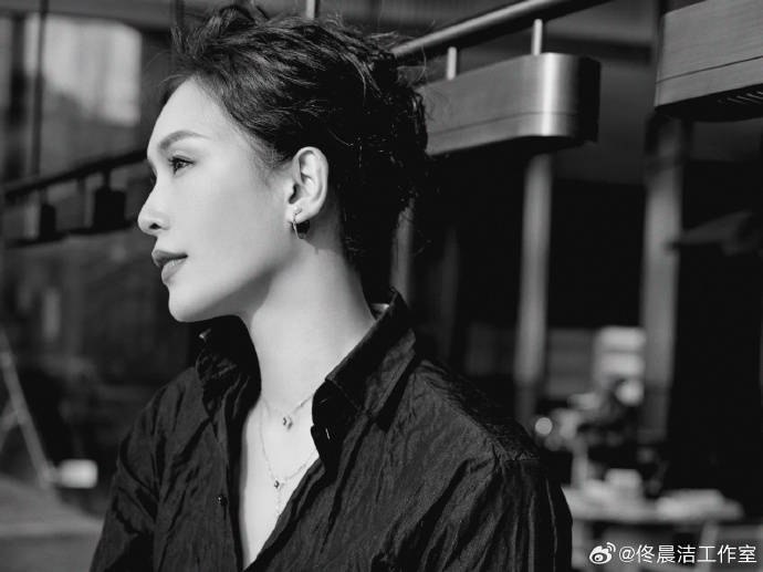 对话《繁花》"潘经理"饰演者佟晨洁:很多人没认出我,有些暗爽_角色