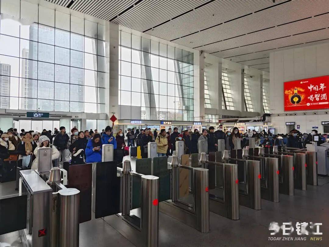 动车组列车共183列,主要变化是新增了1列西宁到镇江的高铁列车g3175次