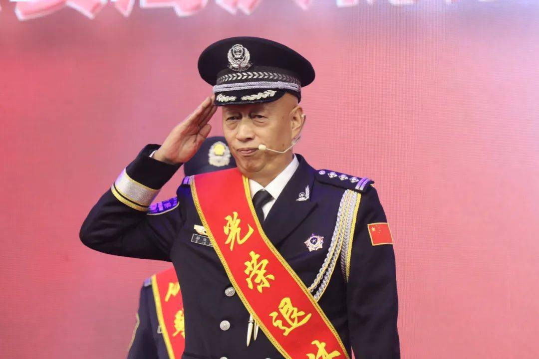 欢歌颂盛世笑语迎节日擎旗铸忠诚热血守平安1月9日大通县公安局举办