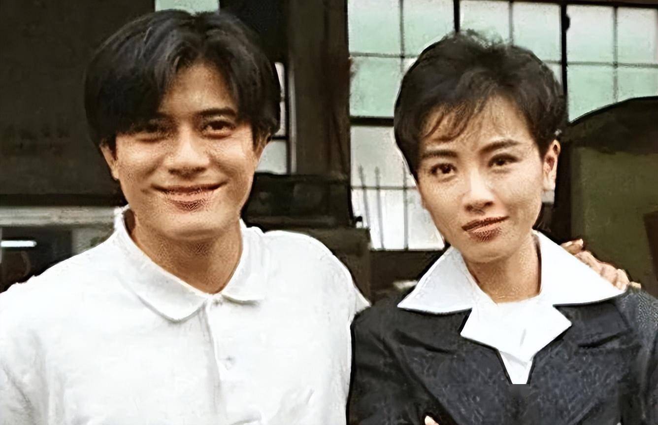 郭富城为她倾心,她却沉迷富商的金钱魅力,遭抛弃后恋上好姐妹_袁洁莹