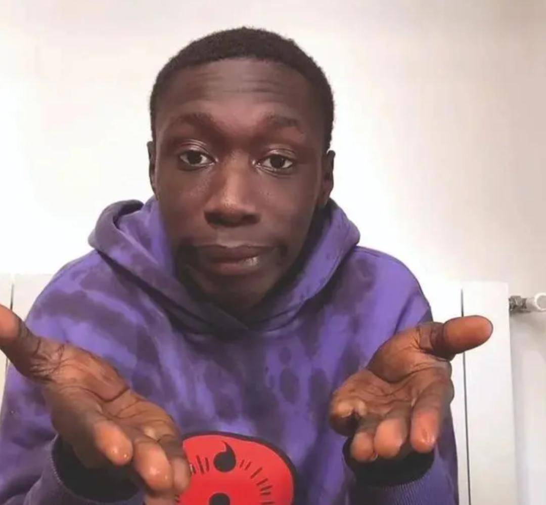 61亿粉丝的知名网红"摊手哥"在迪拜讲述了出名后的经历_卡比·拉梅