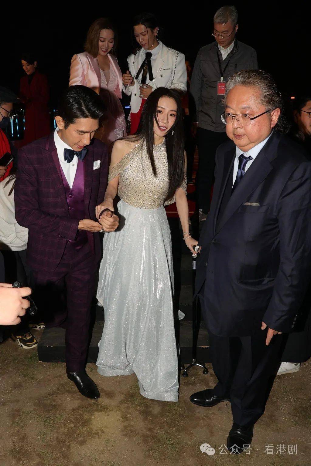 菊梓乔认离巢"星梦" 即亮相hoy tv向何哲图报恩_hana_公司_歌迷