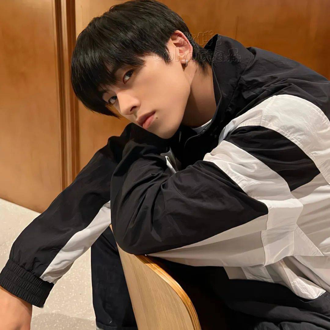 头像|我总是习惯回头看_高分