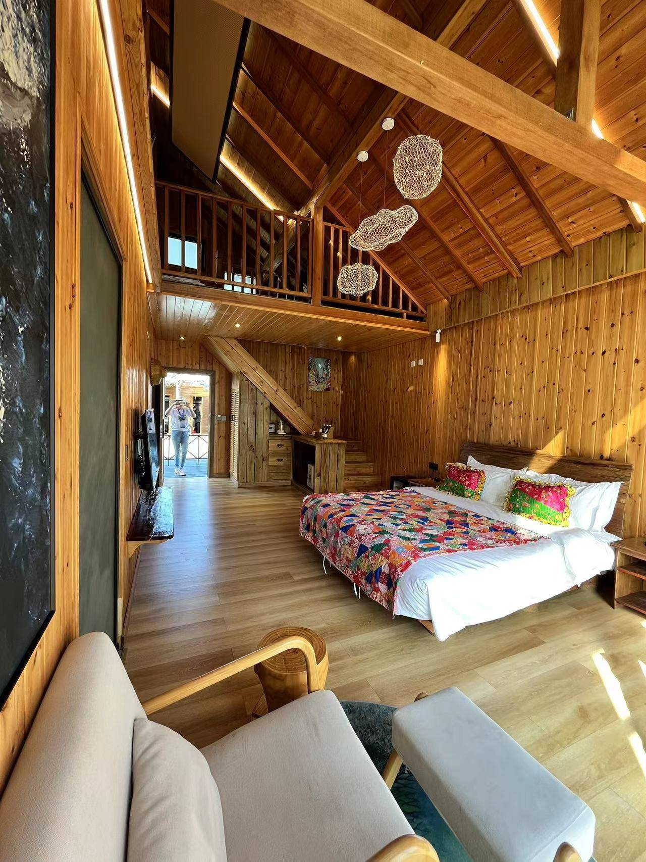 高质量发展看海南|陵水新村:海上民宿迎客来 渔民端上旅游新"饭碗"