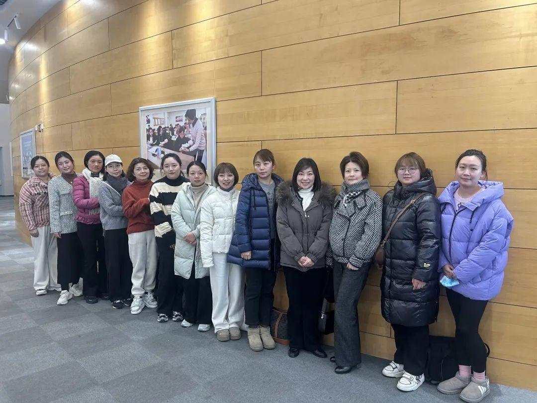 来看看有你熟悉的老师吗?_上海市_实验幼儿园_专业