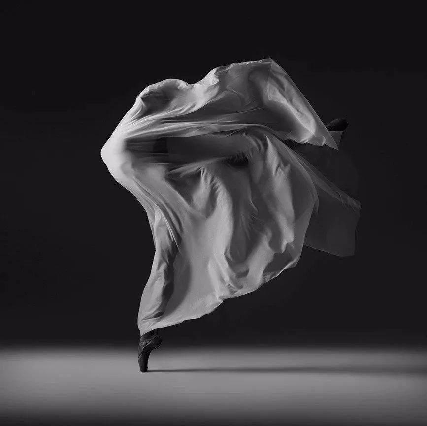 钢琴曲《柔板》那不加掩饰的温柔,如潮水般一倾而至_岁月_经典_音乐会