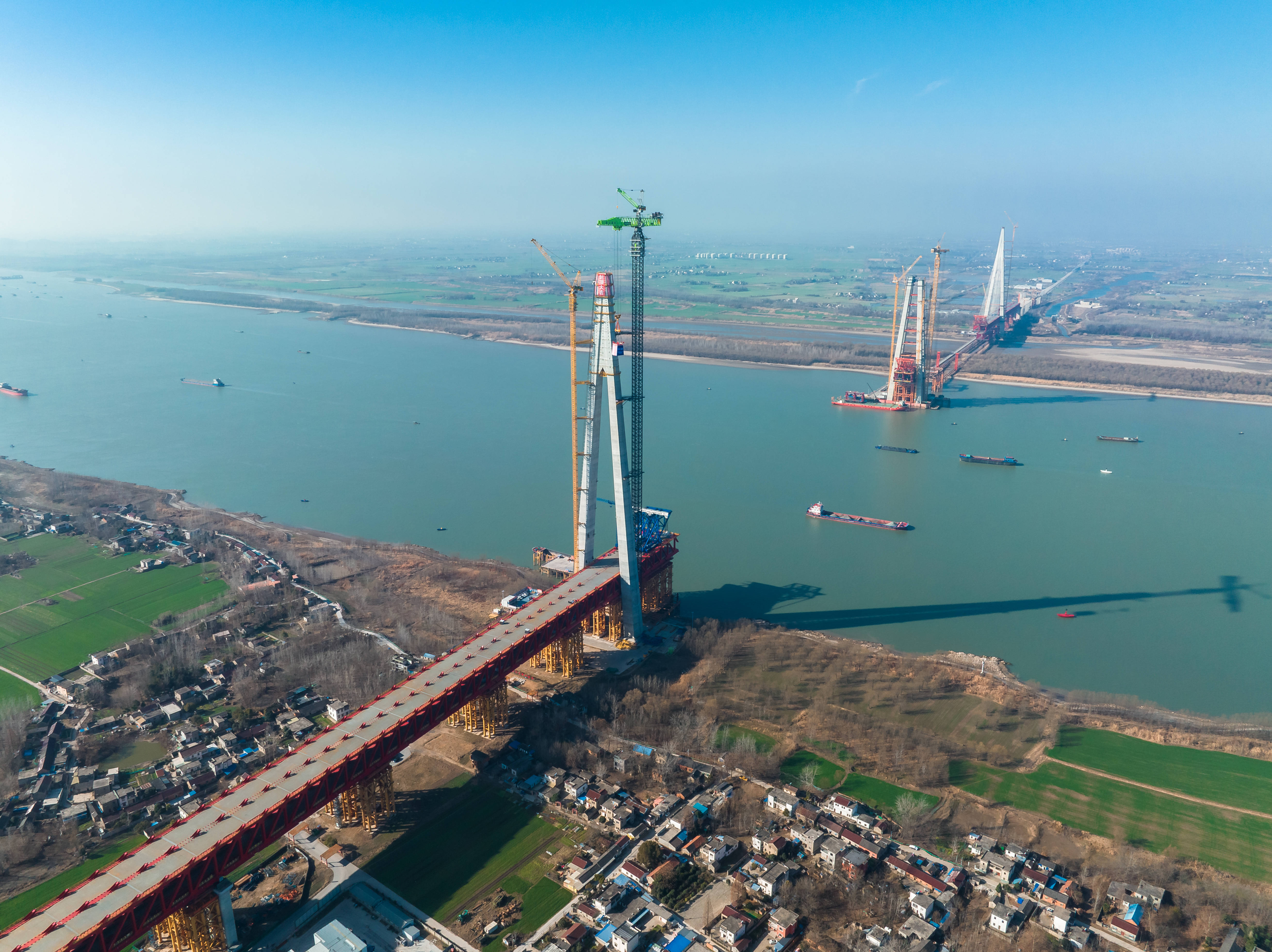 马鞍山长江公铁大桥南主塔顺利封顶_施工_铁路
