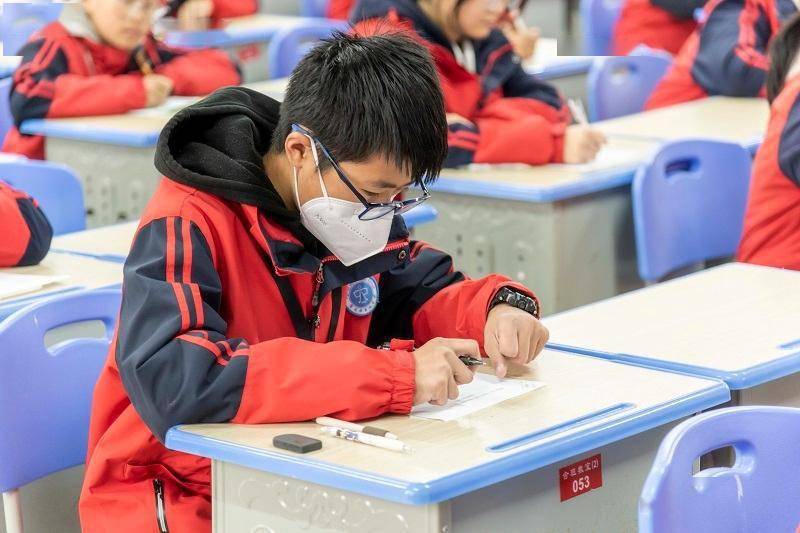 "英"你而精彩 "语"你共成长——磐安县第四中学开展校园英语节活动