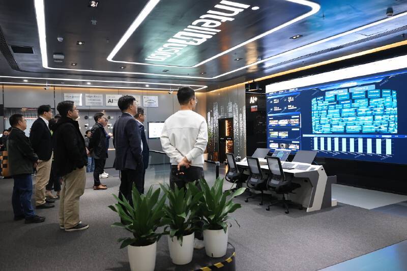 全国主流媒体看深圳｜深圳打造人工智能先锋城市 加快形成更多新质生产力