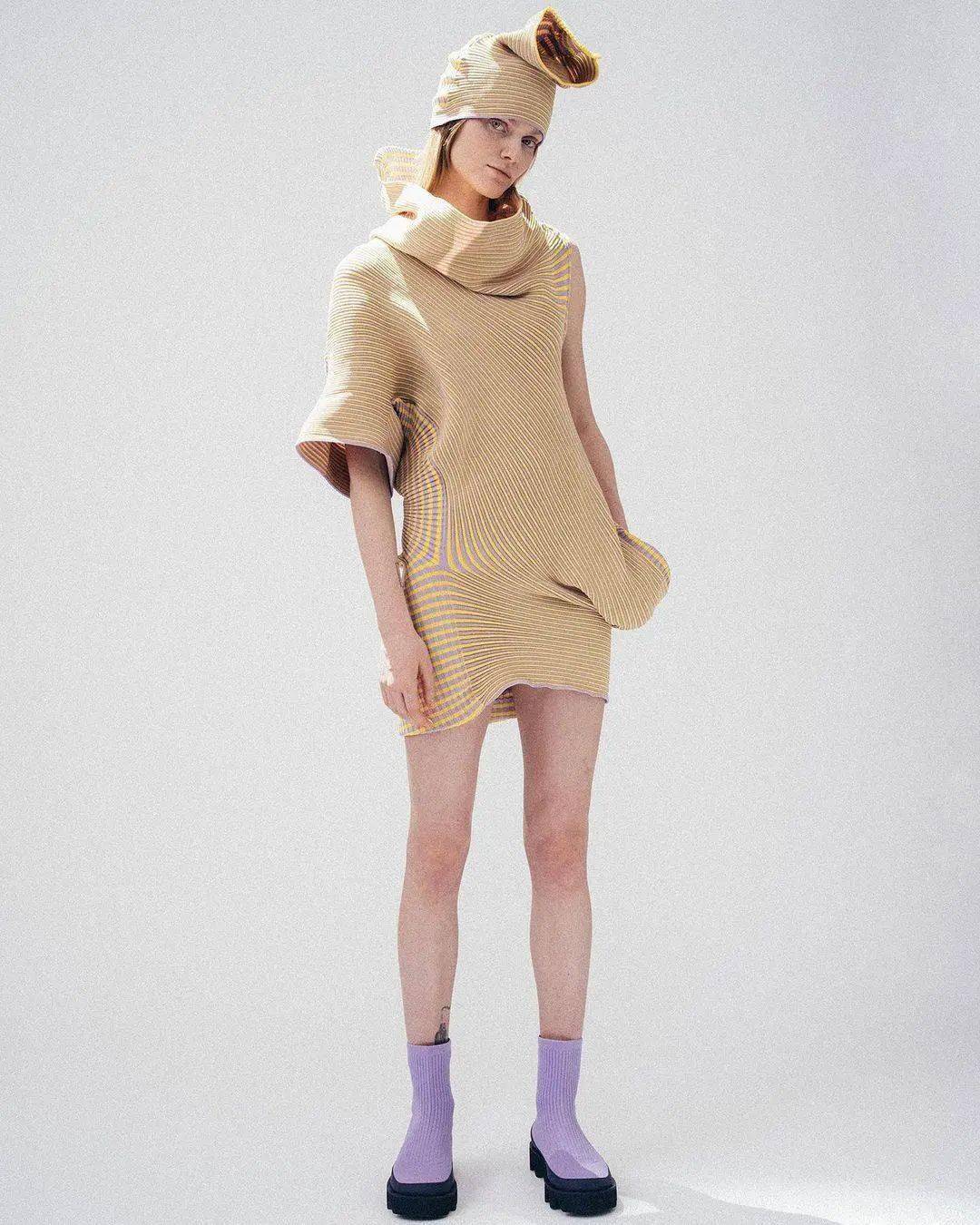 乔布斯都爱的三宅一生品牌,推出一款纸做的衣服_设计的_系列_身体