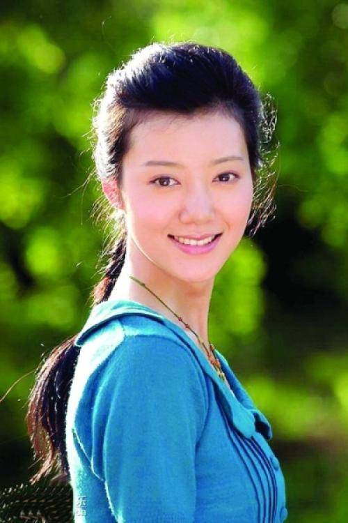 车晓:出生于艺术之家,嫁给百亿首富闪婚闪离,现在的她太迷人了_表演