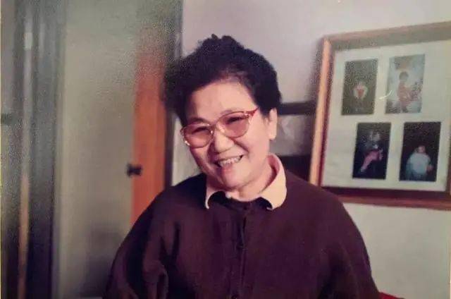 赵丽蓉:中国第一位小品女皇,因一句台词识破潜伏间谍,72岁自备寿衣