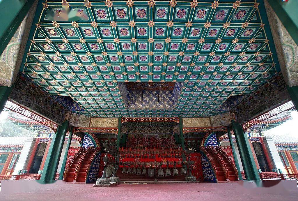 畅音阁避暑山庄清音阁并称清宫三戏楼谭鑫培杨小楼王瑶卿等著名演员都