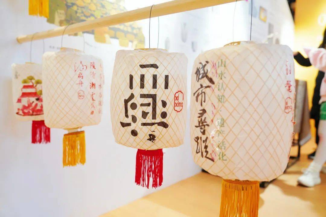 西兴竹编灯笼是一种上千年历史的传统手工艺品,始于南宋,当时宫廷所用