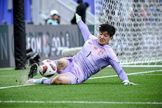 国足门将颜骏凌:出线机会在自己手上_比赛_进步_中国队