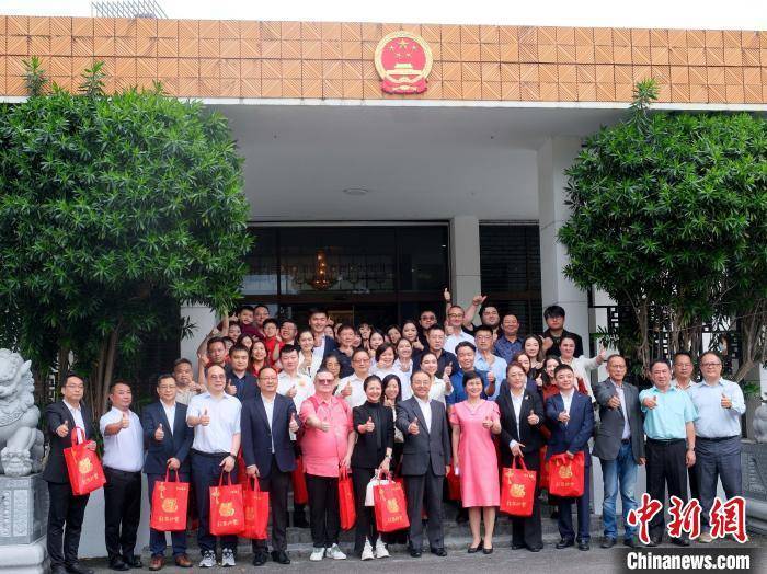 中国驻马来西亚大使馆启动 "温暖迎春 共庆中国年"系列活动_欧阳玉_中