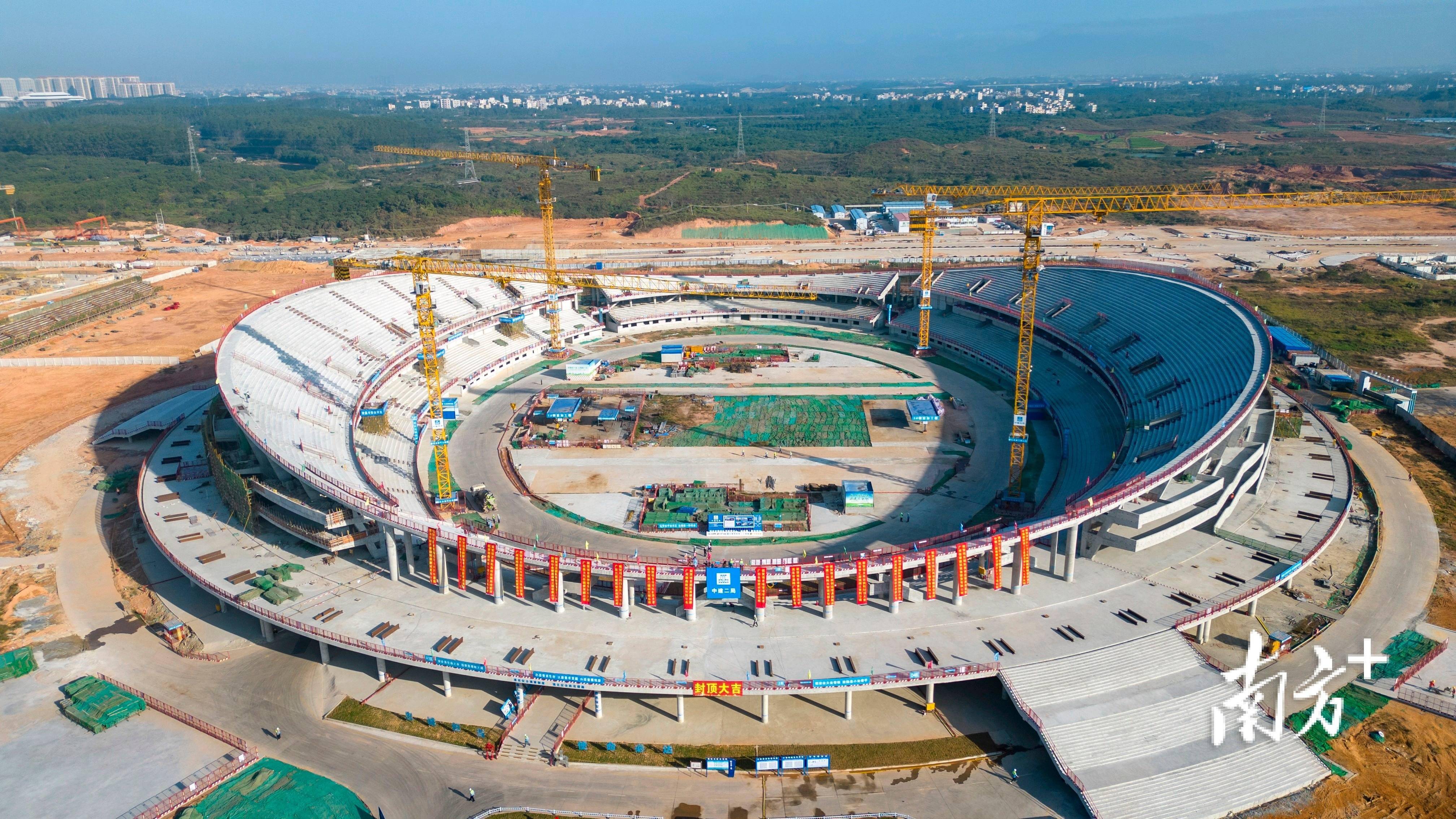 作为2026年广东省第十七届运动会的主会场,茂名奥体中心从设计,动工