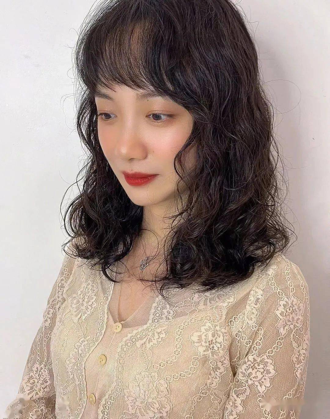 "2024烫发",一眼就爱上……_发型_中国_人类