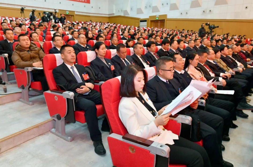 成县巾帼·她关注 | 政协陇南市五届三次会议闭幕_工作_发展_梁英