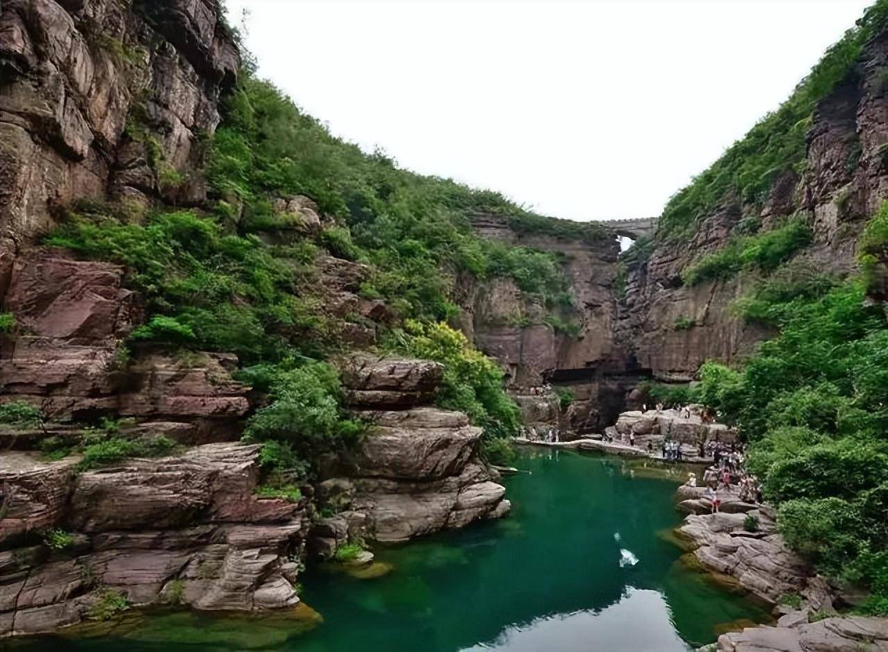 河南焦作雲臺山景色_景區_疊彩_獼猴