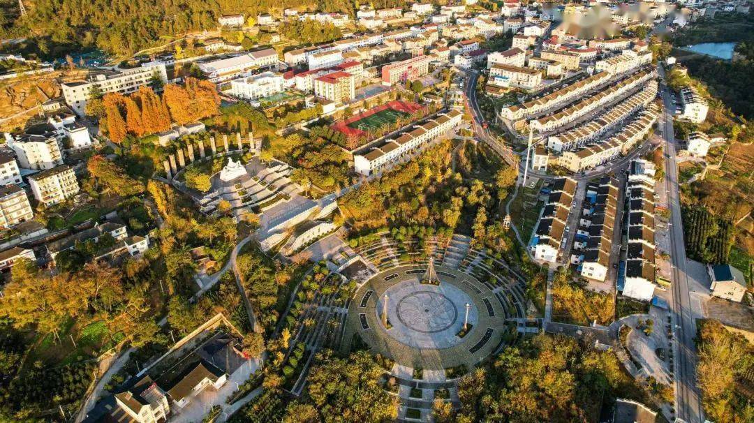 产业,人口向中心集镇集中作为远安县县域经济的顶梁柱,嫘祖镇坚持从