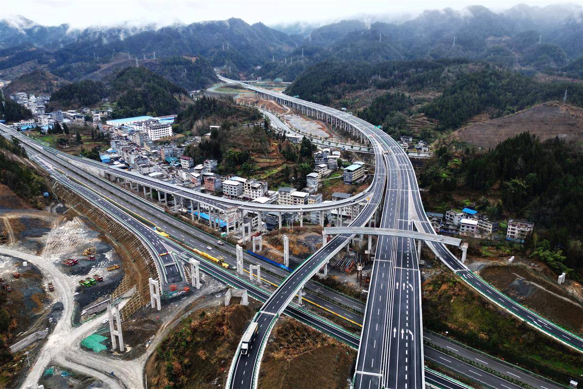 高速宣咸段是g5515张南高速(湖南张家界至四川南充)的重要组成部分