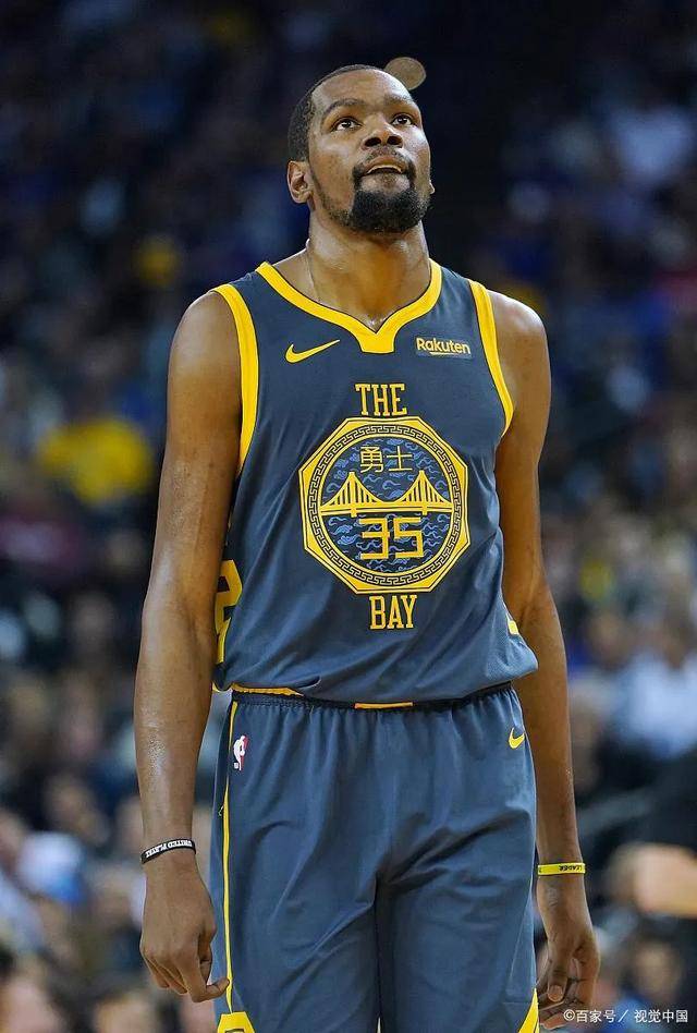 杜兰特再掀网络风暴!网友质疑太阳,kd回怼:关注自己吧!